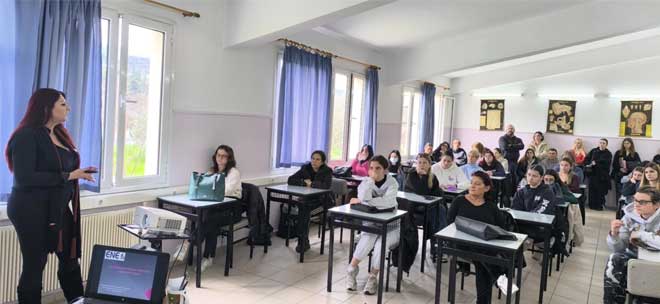 Οι σπουδαστές της Σ.Α.Ε.Κ – Ψ.Ν.Α. «ΔΡΟΜΟΚΑΪΤΕΙΟ» και της Σ.Α.Ε.Κ. Πολυδύναμης Νοσηλευτικής Μονάδας Ψυχικής Υγείας, έδωσαν «ΟΡΑΜΑ ΕΛΠΙΔΑΣ»